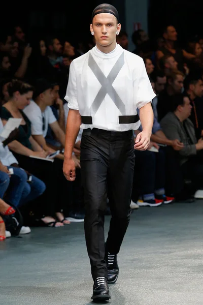 Look 29